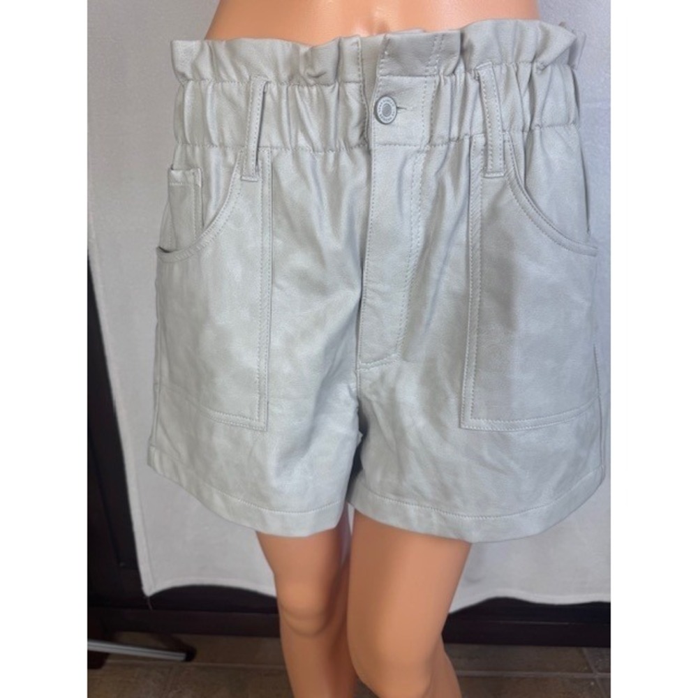 New without tags KanCan faux leather high waist 3" Inseam beige shorts Size L